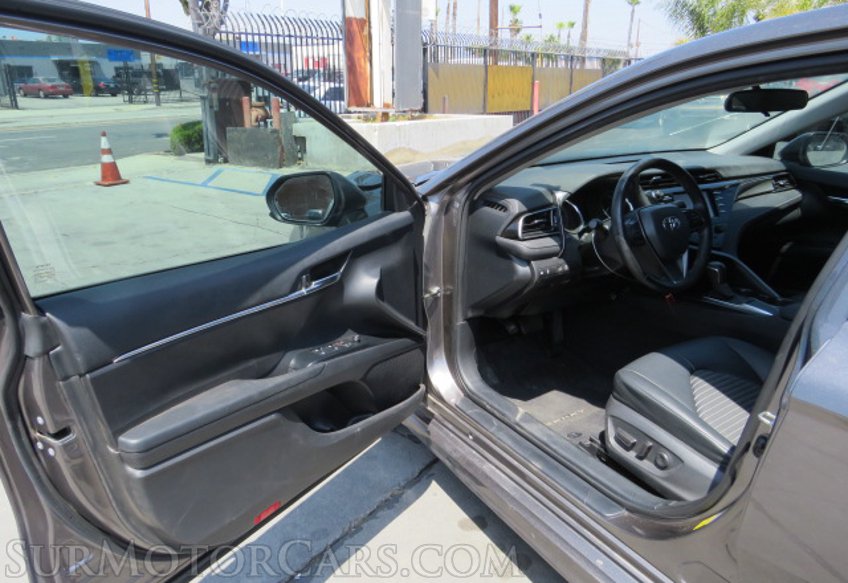 2020 Toyota Camry - Image 19