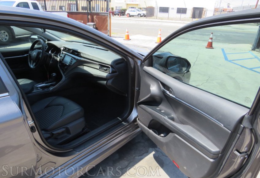 2020 Toyota Camry - Image 20