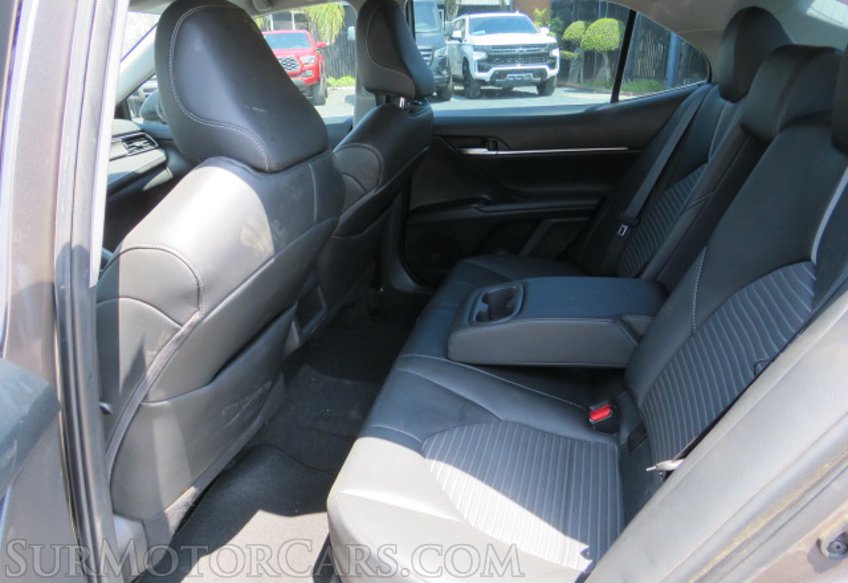 2020 Toyota Camry - Image 27