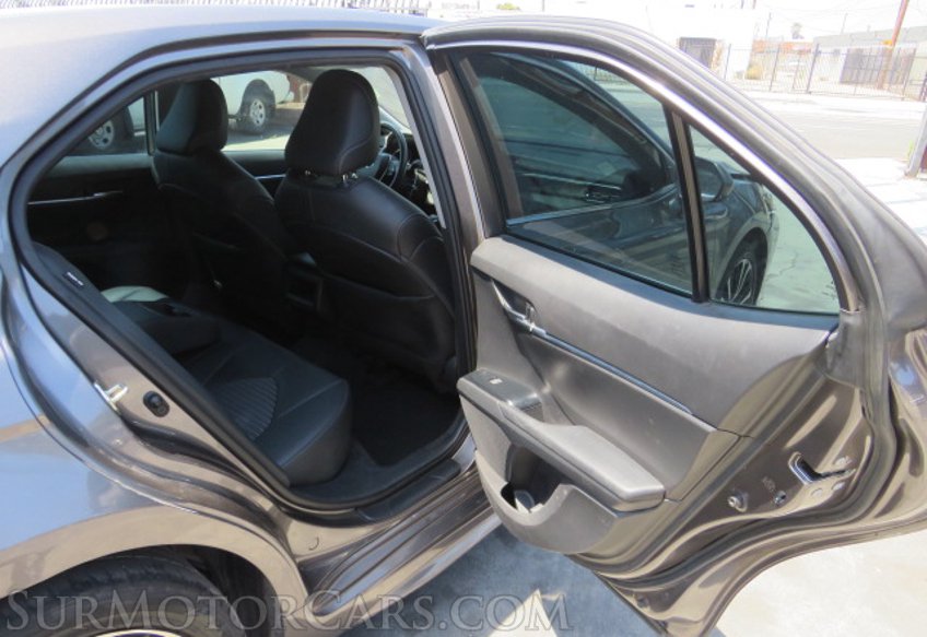 2020 Toyota Camry - Image 22