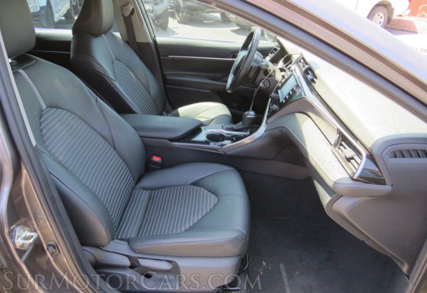 2020 Toyota Camry - Image 25