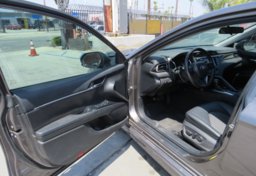 2020 Toyota Camry - Image 19