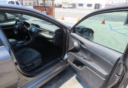 2020 Toyota Camry - Image 20