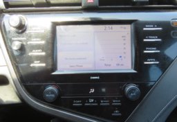 2020 Toyota Camry - Image 34