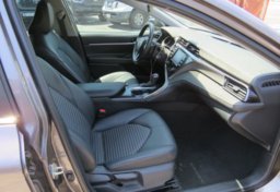 2020 Toyota Camry - Image 24