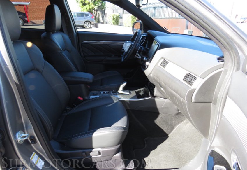 2022 Mitsubishi Outlander PHEV - Image 26