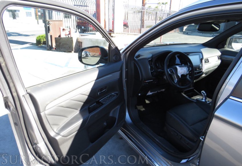 2022 Mitsubishi Outlander PHEV - Image 21