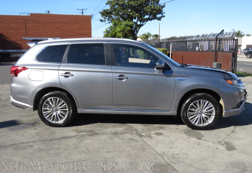 2022 Mitsubishi Outlander PHEV - Image 12