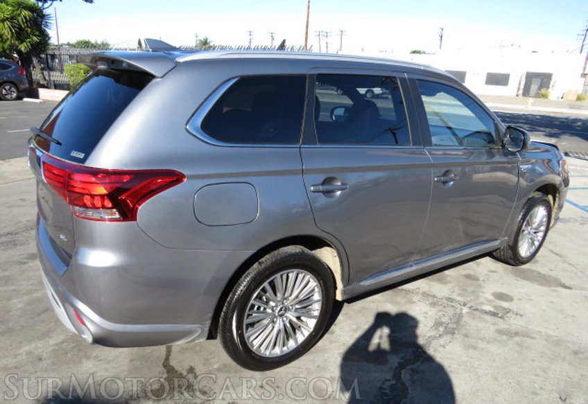 2022 Mitsubishi Outlander PHEV - Image 6