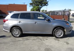 2022 Mitsubishi Outlander PHEV - Image 12