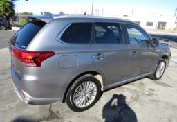 2022 Mitsubishi Outlander PHEV - Image 6