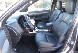 2022 Mitsubishi Outlander PHEV - Image 25