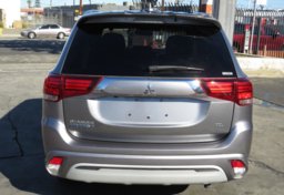 2022 Mitsubishi Outlander PHEV - Image 10