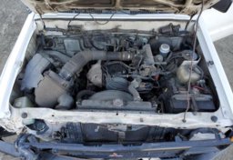 1990 Mitsubishi Mighty Max - Image 12