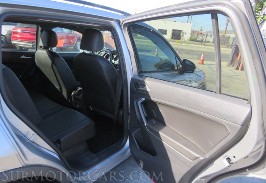 2020 Volkswagen Tiguan - Image 24