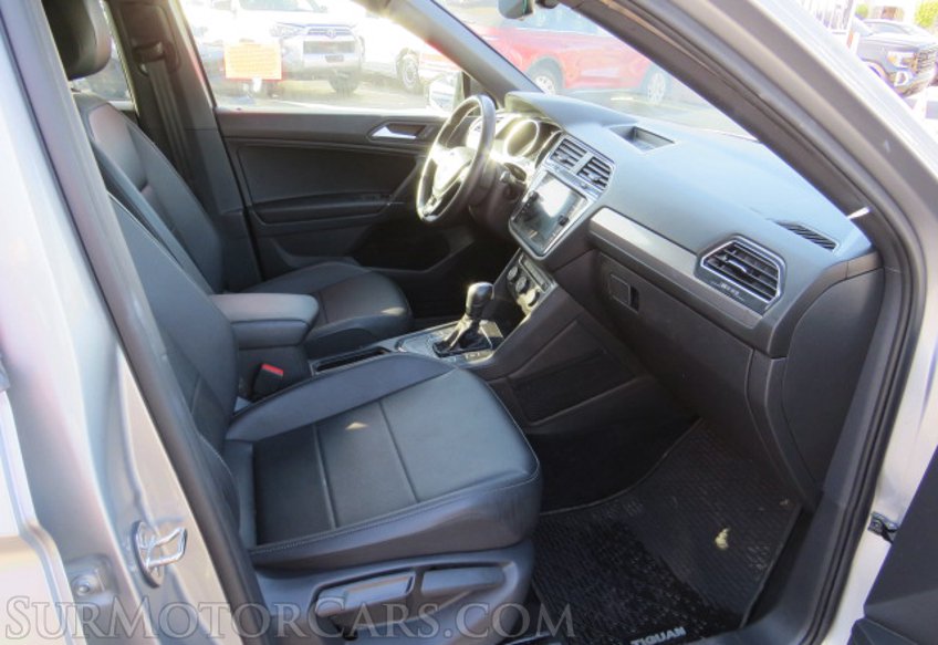 2020 Volkswagen Tiguan - Image 25