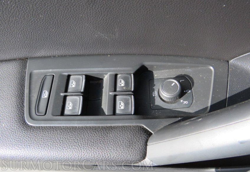 2020 Volkswagen Tiguan - Image 40