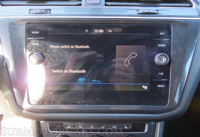 2020 Volkswagen Tiguan - Image 36