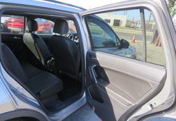 2020 Volkswagen Tiguan - Image 24