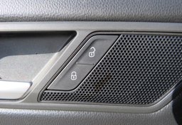 2020 Volkswagen Tiguan - Image 46