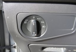 2020 Volkswagen Tiguan - Image 44