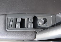 2020 Volkswagen Tiguan - Image 40