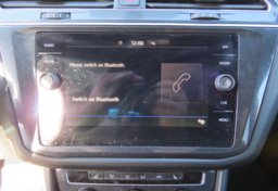 2020 Volkswagen Tiguan - Image 36