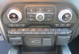 2022 GMC Sierra 2500HD - Image 27