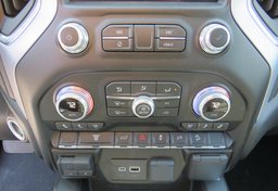 2022 GMC Sierra 2500HD - Image 25