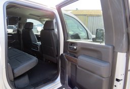 2022 GMC Sierra 2500HD - Image 16