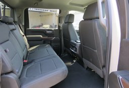 2022 GMC Sierra 2500HD - Image 13