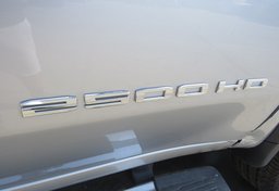 2022 GMC Sierra 2500HD - Image 61