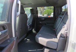 2022 GMC Sierra 2500HD - Image 18