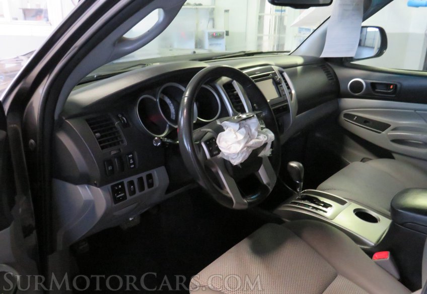 2013 Toyota Tacoma - Image 27