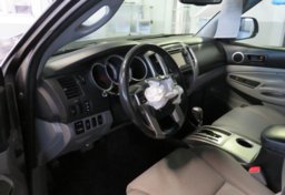 2013 Toyota Tacoma - Image 27