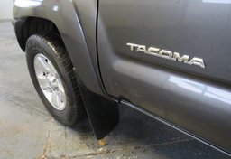 2013 Toyota Tacoma - Image 14
