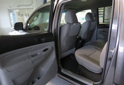 2013 Toyota Tacoma - Image 30