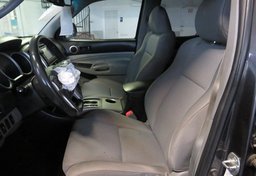 2013 Toyota Tacoma - Image 28