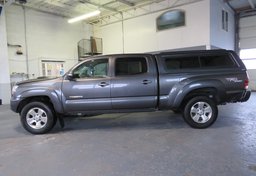 2013 Toyota Tacoma - Image 9