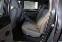 2013 Toyota Tacoma - Image 35