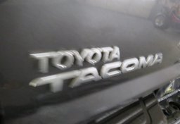 2013 Toyota Tacoma - Image 22