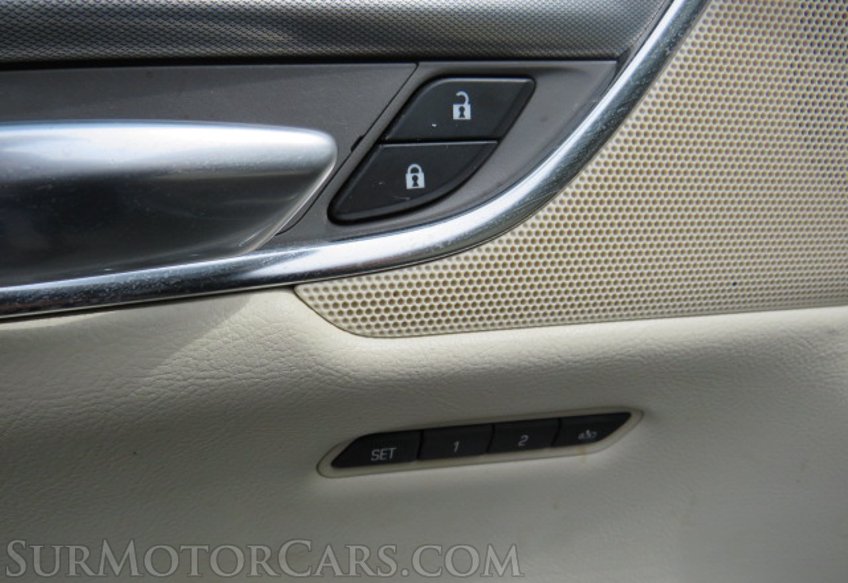 2017 Cadillac XT5 - Image 43