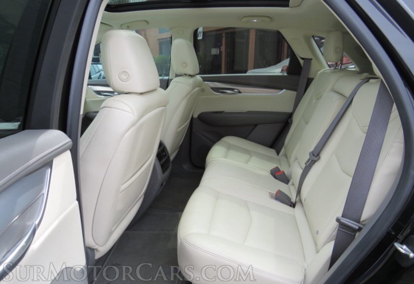 2017 Cadillac XT5 - Image 30