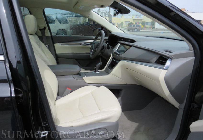 2017 Cadillac XT5 - Image 27
