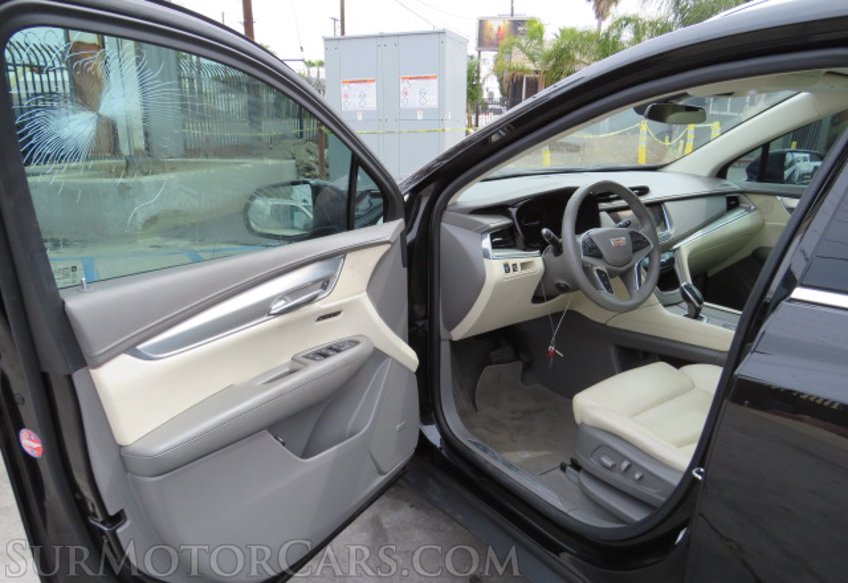 2017 Cadillac XT5 - Image 20