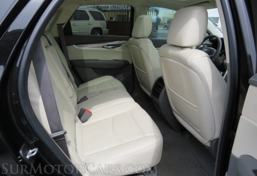 2017 Cadillac XT5 - Image 31