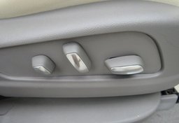 2017 Cadillac XT5 - Image 40