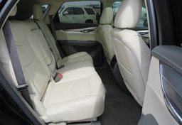2017 Cadillac XT5 - Image 29