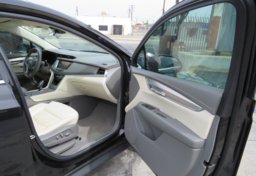 2017 Cadillac XT5 - Image 21