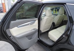 2017 Cadillac XT5 - Image 22